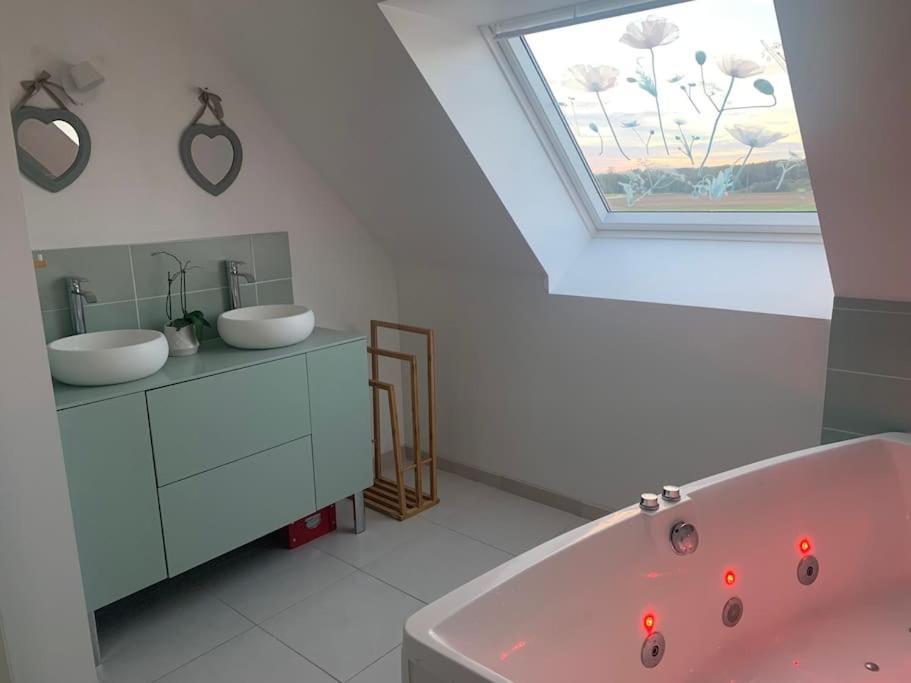 Maison Individuelle, Campagne, 3 Chambres, Baignoire Balneo 2 Places Genech Eksteriør bilde